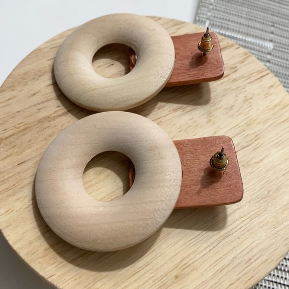 Wooden Statement Earrings Large Round Beige & Tan Bohemian Vintage Western Wood - Picture 4 of 6